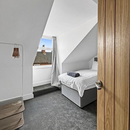 Amaya One -3 Bedroom Townhouse - With Garden - Close To Town Centre - Sleeps 7 Grantham Bagian luar foto