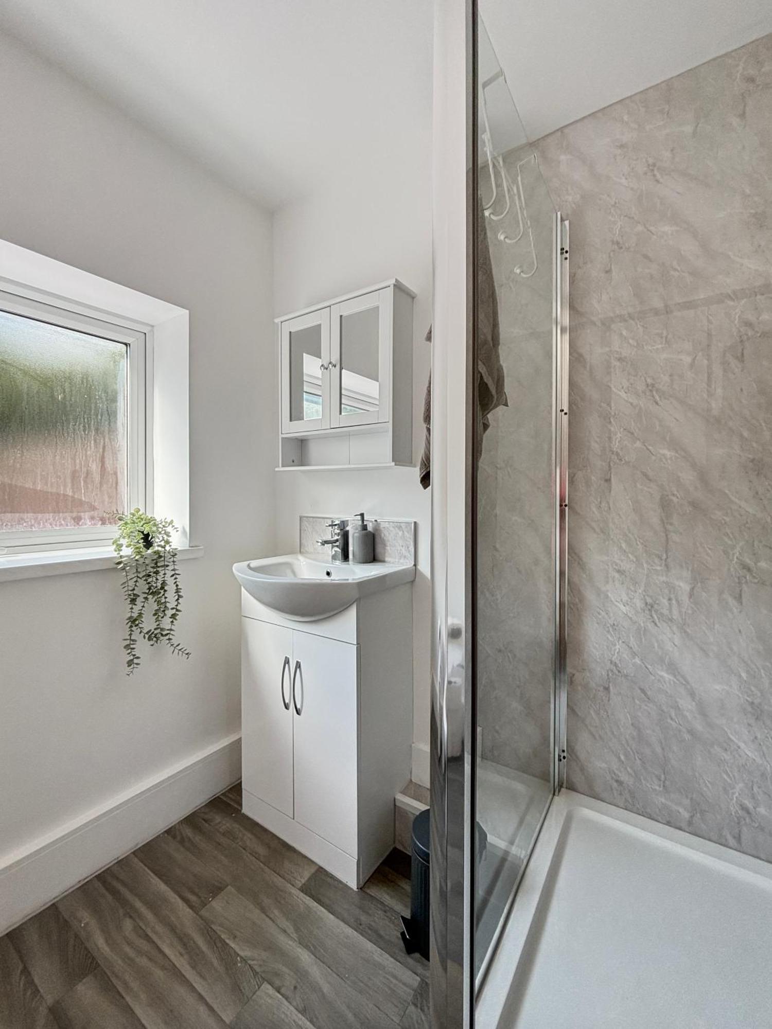 Amaya One -3 Bedroom Townhouse - With Garden - Close To Town Centre - Sleeps 7 Grantham Bagian luar foto